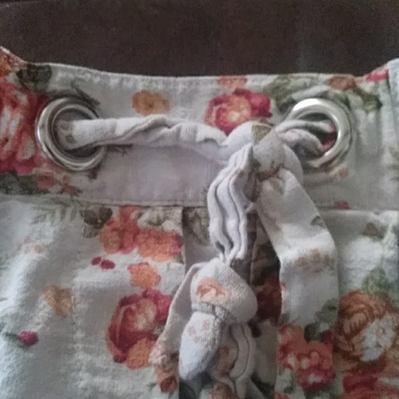 Shorts - Picture 2 of 3